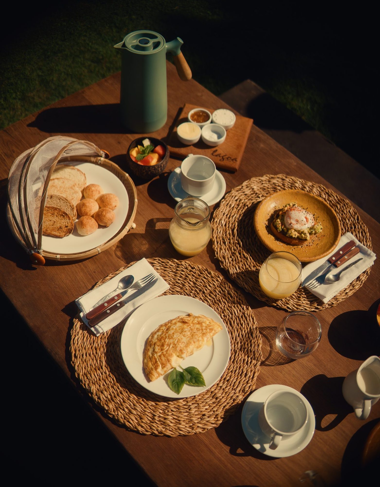 Café da manhã à mesa
